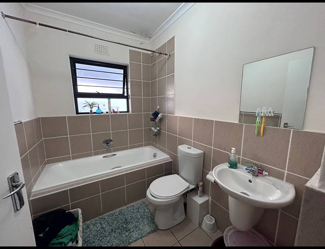 2 BEDROOM APARTMENT TO LET IN PARKLANDS EAST